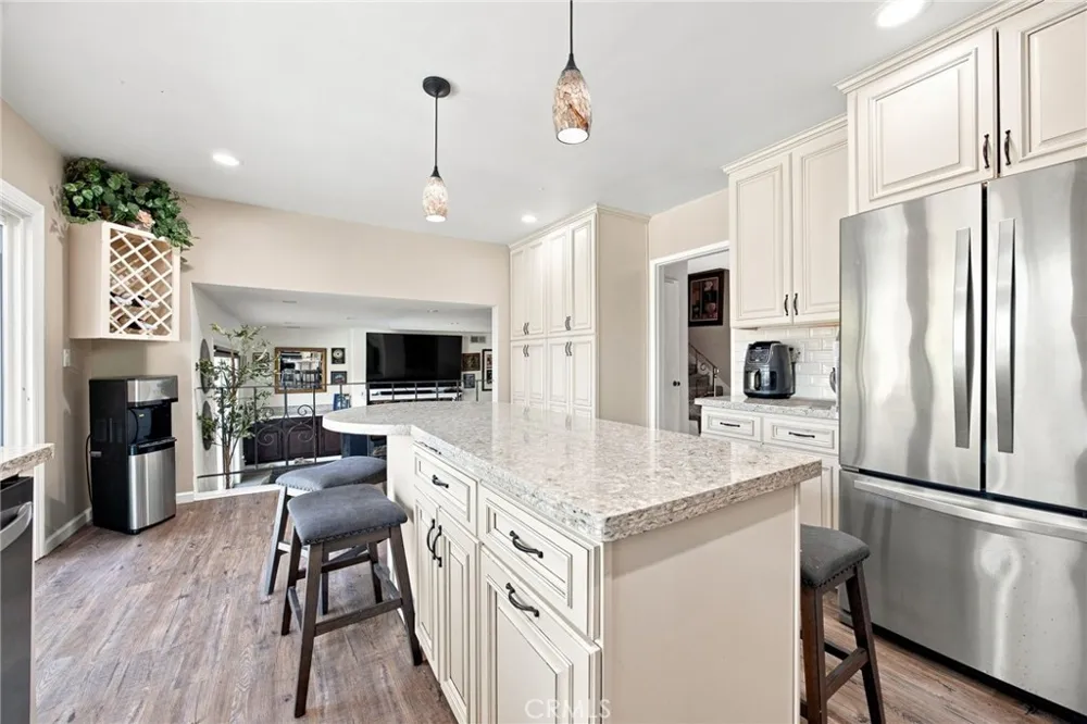 10640 Sylvia Ave Porter Ranch, CA 91326
