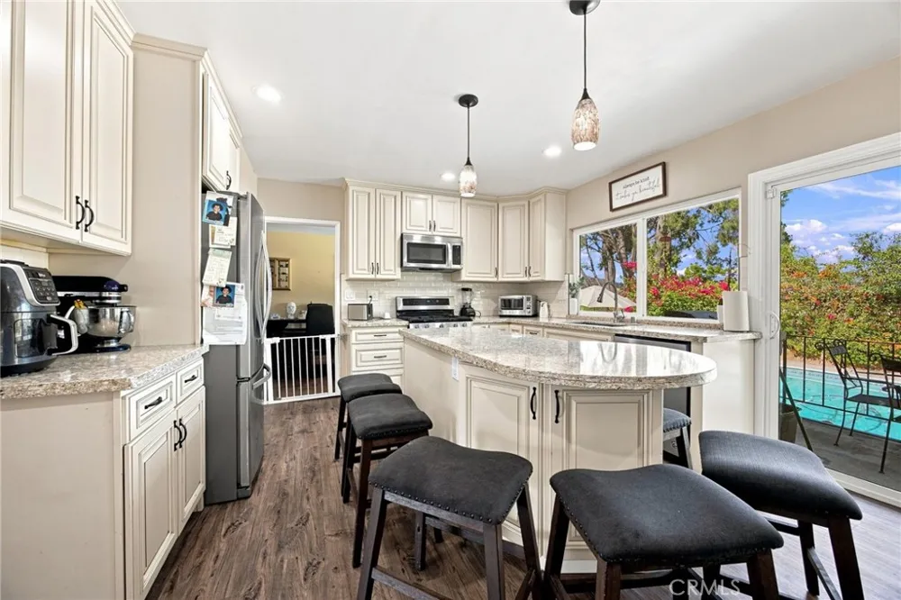 10640 Sylvia Ave Porter Ranch, CA 91326
