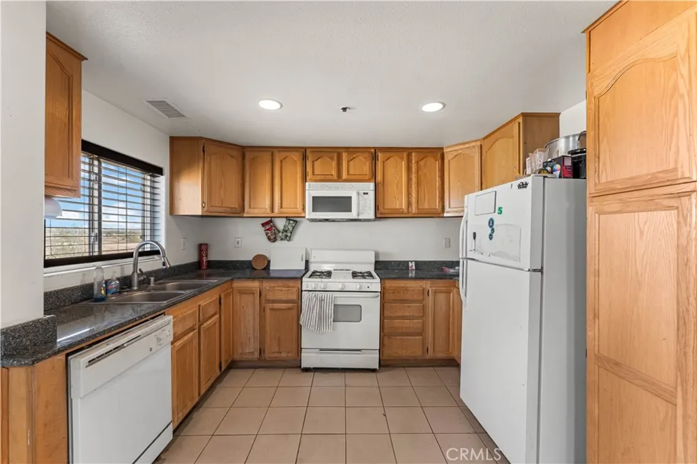 19821 Aloha California City, CA 93505