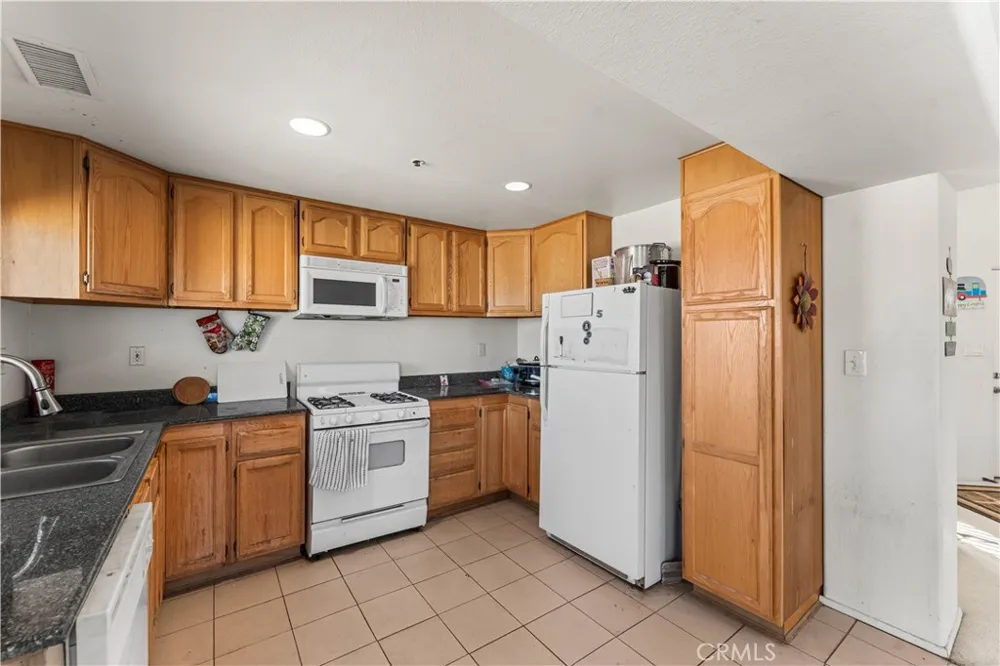 19821 Aloha California City, CA 93505
