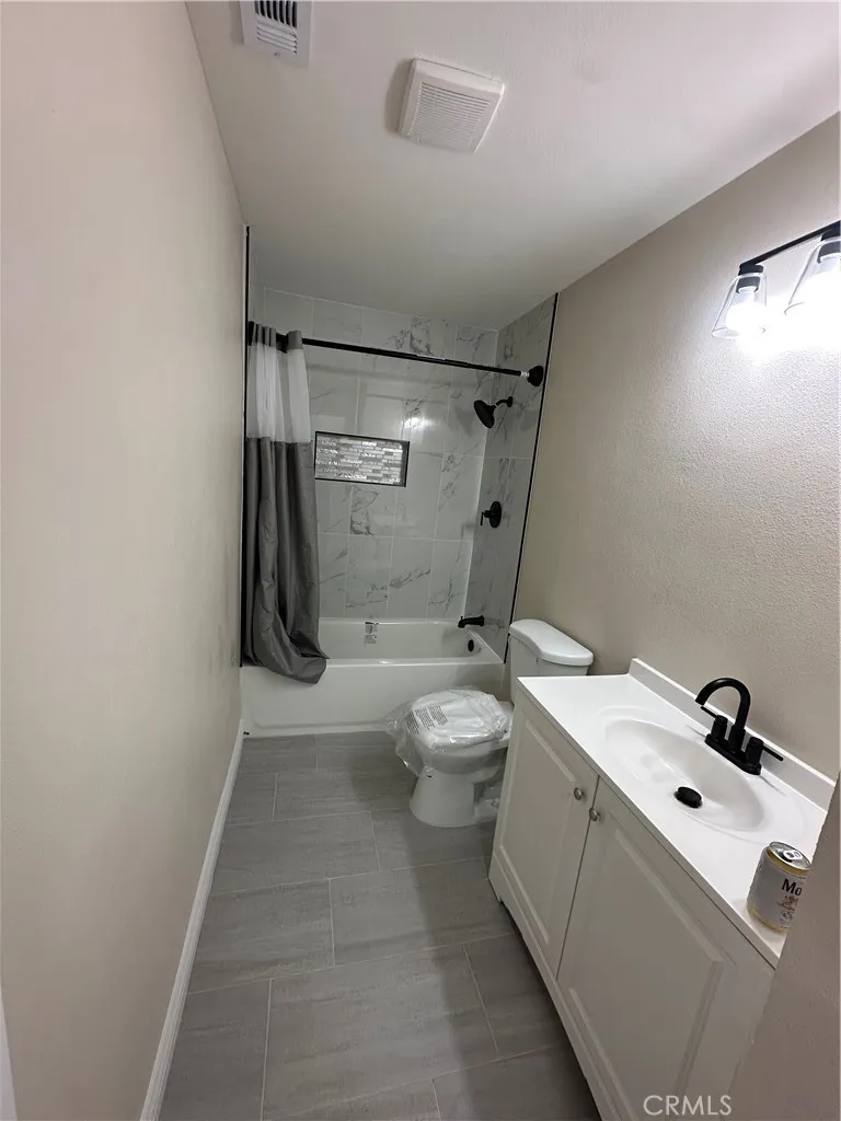 560 W 10th Street Perris, CA 92570