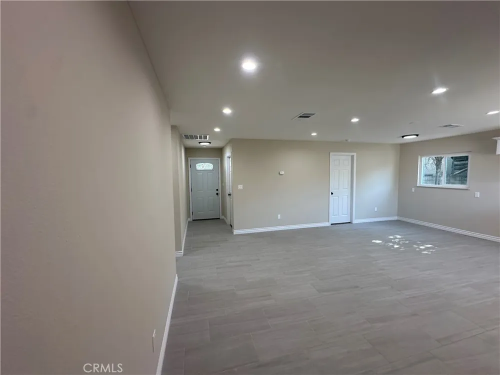 560 W 10th Street Perris, CA 92570