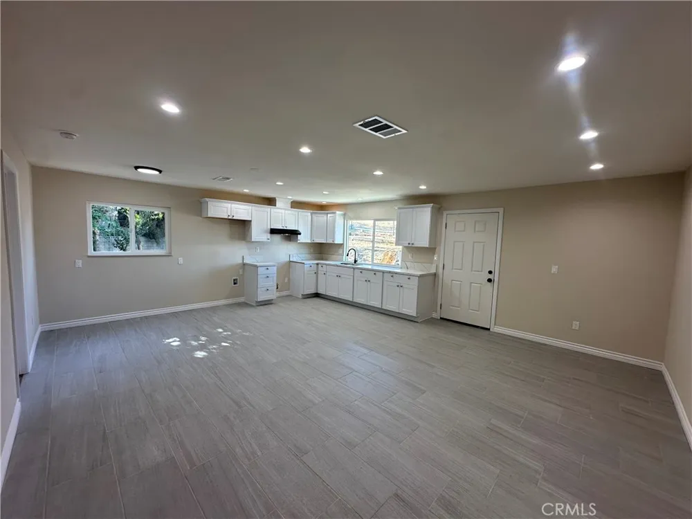 560 W 10th Street Perris, CA 92570