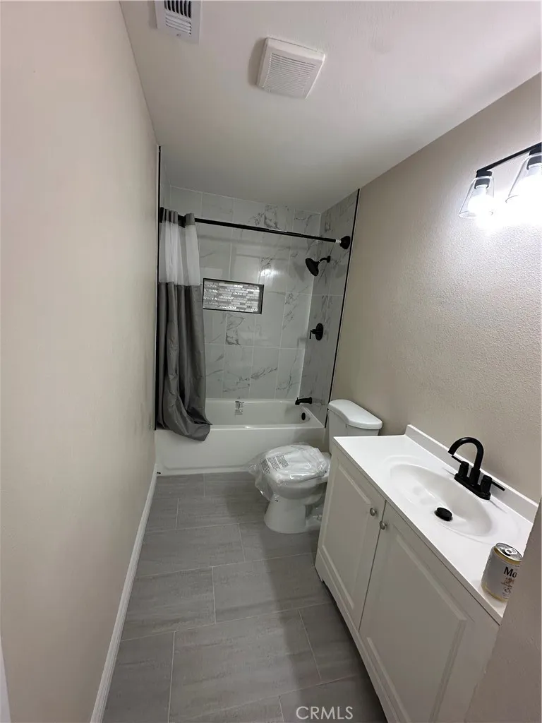 560 W 10th Street Perris, CA 92570