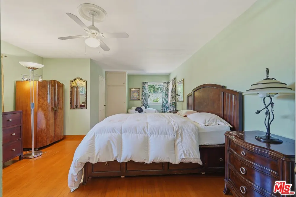 15719 Vose Street Los Angeles, CA 91406
