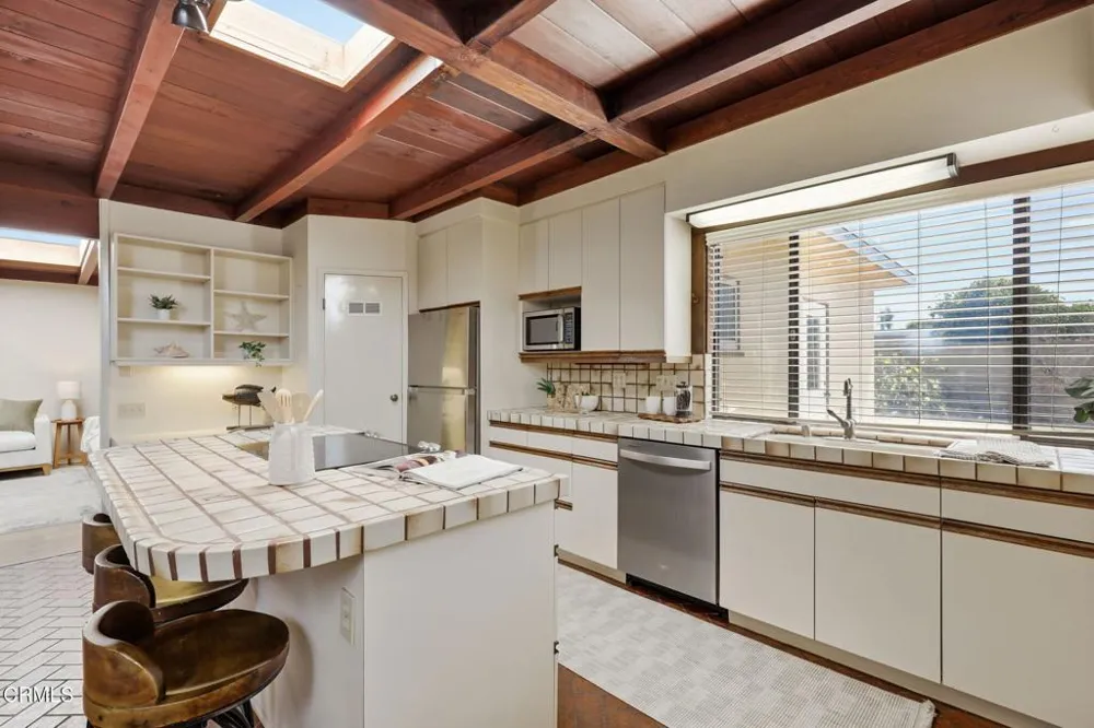 1108 Winthrop Lane Ventura, CA 93001
