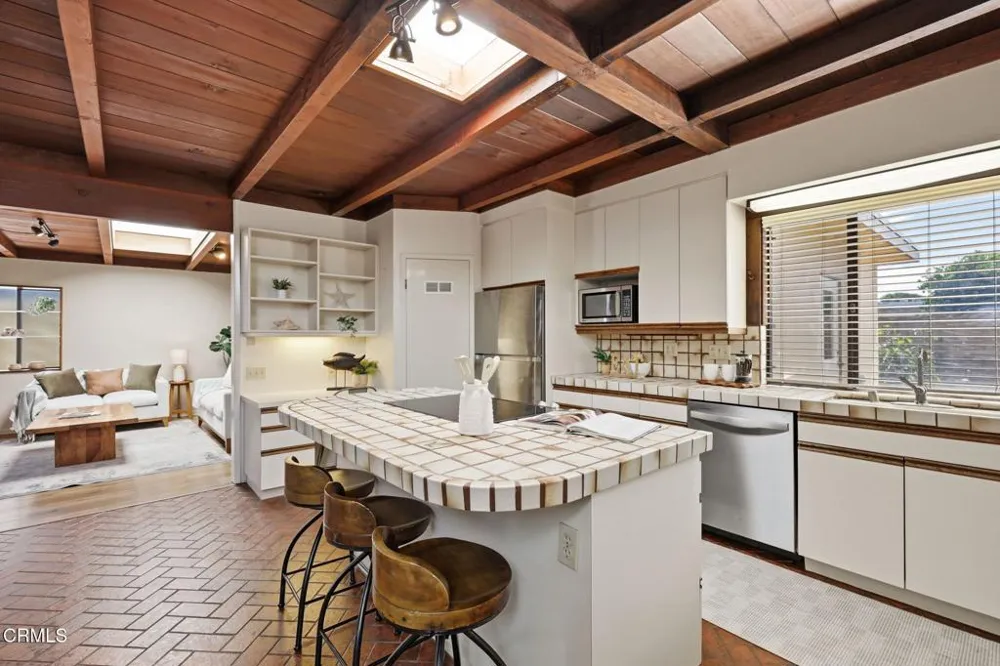 1108 Winthrop Lane Ventura, CA 93001