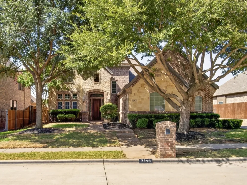 7913 Forest View Court North Richland Hills, TX 76182