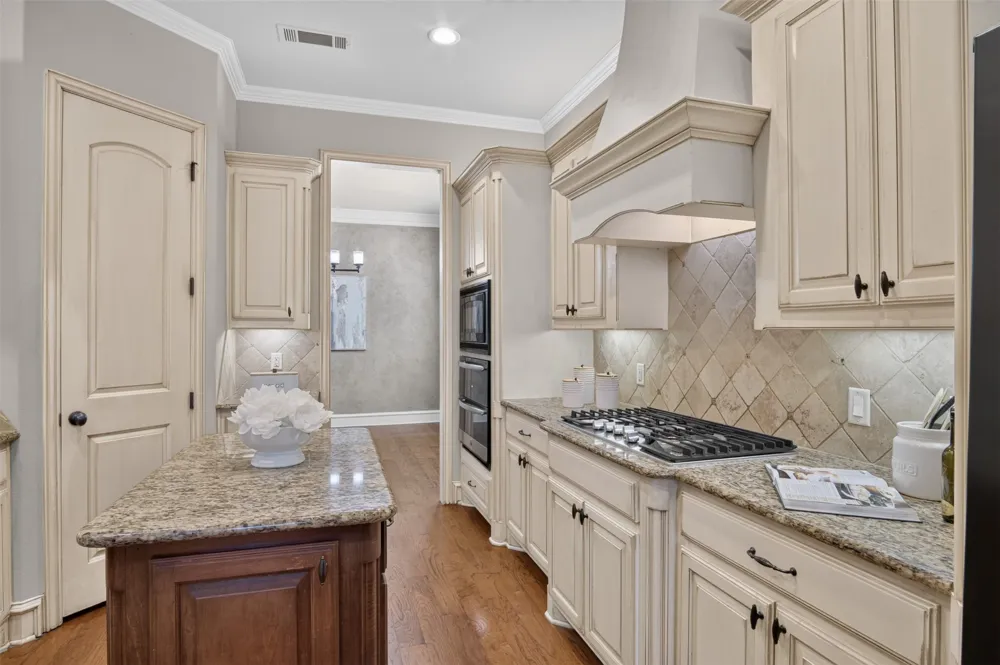7913 Forest View Court North Richland Hills, TX 76182