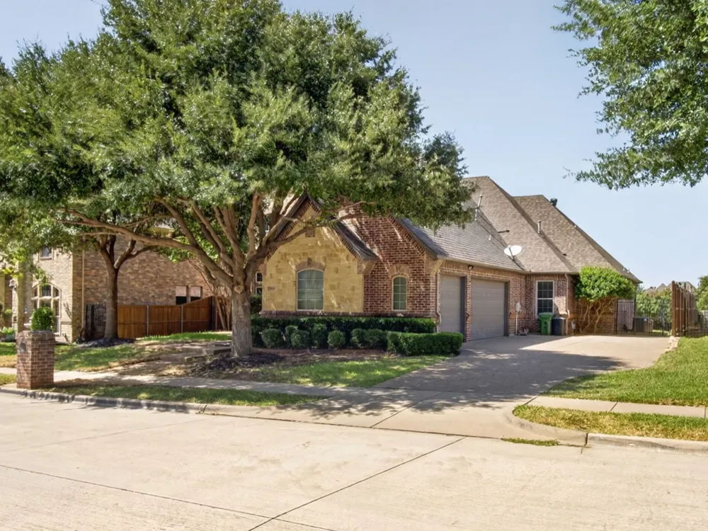 7913 Forest View Court North Richland Hills, TX 76182
