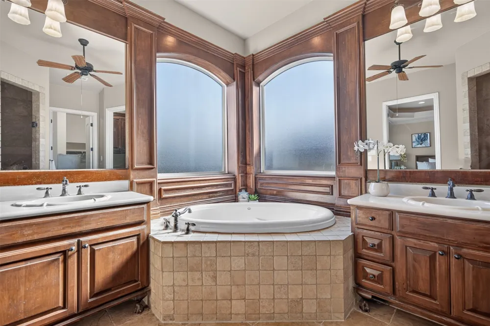 7913 Forest View Court North Richland Hills, TX 76182