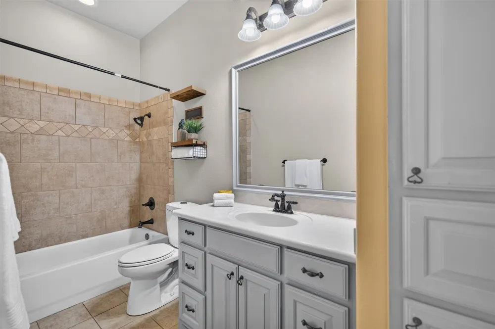7913 Forest View Court North Richland Hills, TX 76182