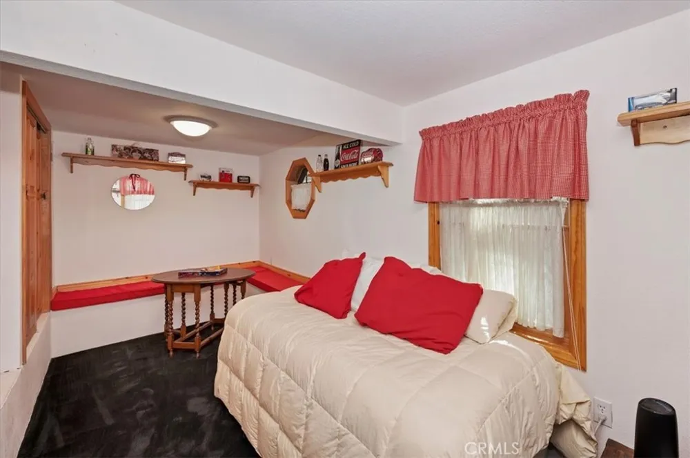 39237 Cedar Dell Fawnskin, CA 92333