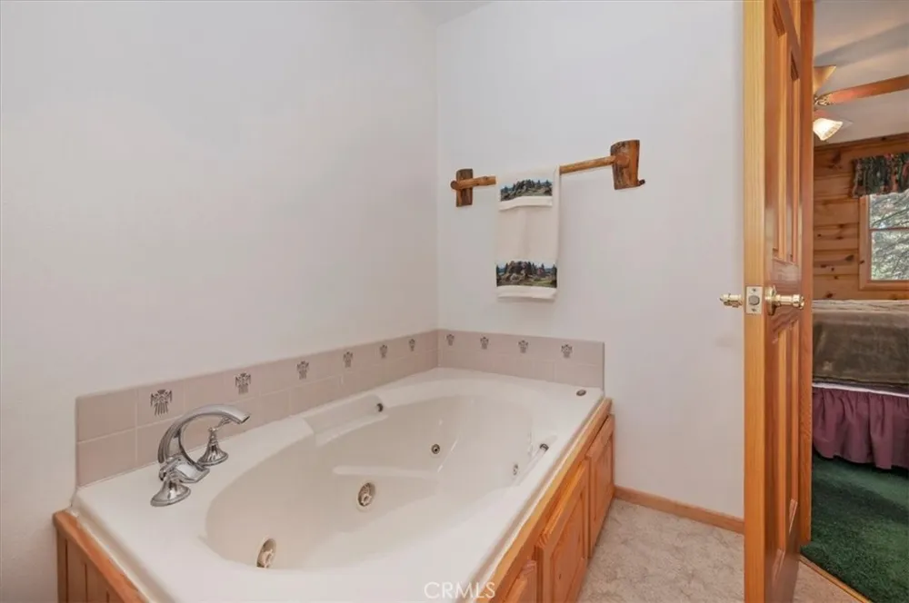 39237 Cedar Dell Fawnskin, CA 92333