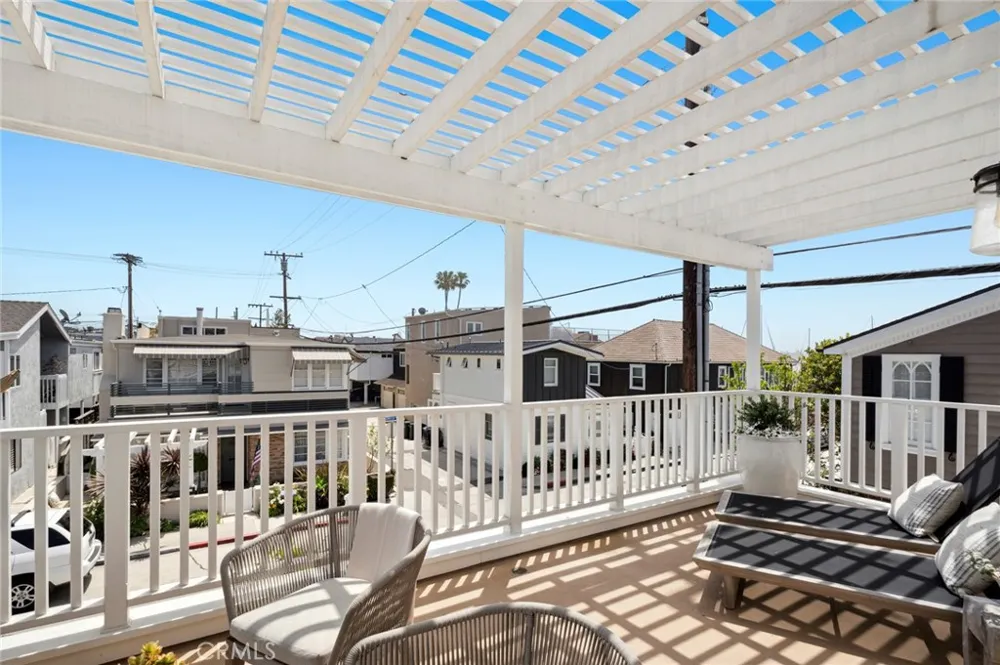 109 Onyx Avenue Newport Beach, CA 92662