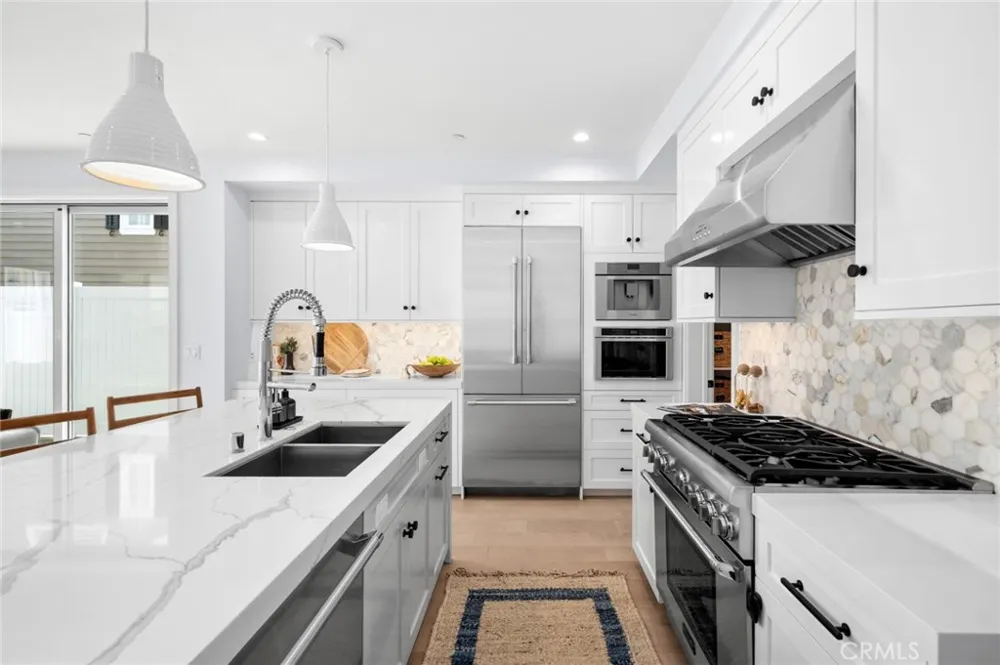 109 Onyx Avenue Newport Beach, CA 92662