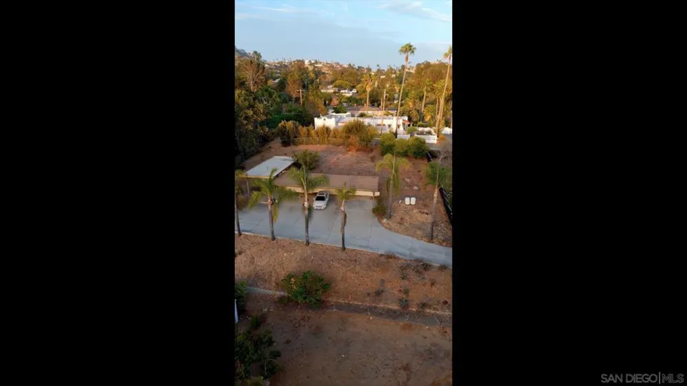 9160 Tropico La Mesa, CA 91941
