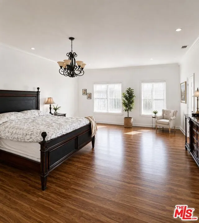 304 S Clark Drive Beverly Hills, CA 90211