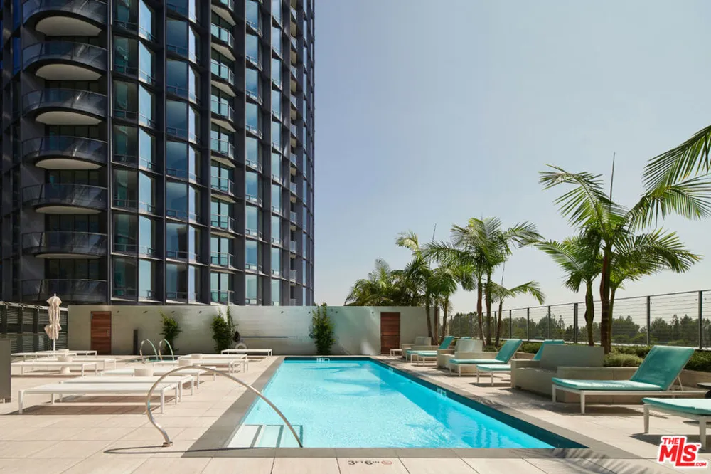 211 W Elm Court #29A Los Angeles, CA 90067