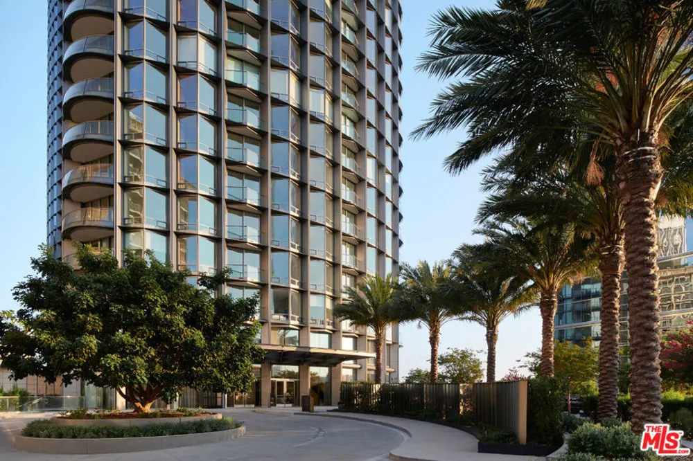211 W Elm Court #29A Los Angeles, CA 90067