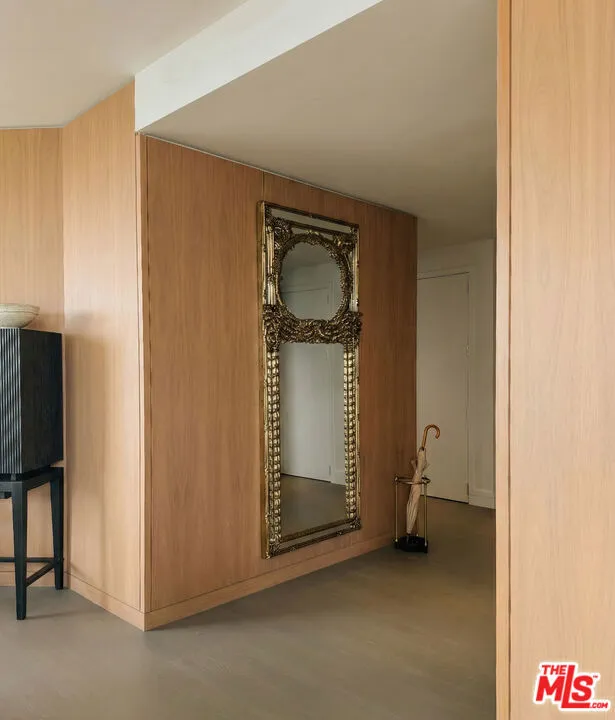 211 W Elm Court #34B Los Angeles, CA 90067