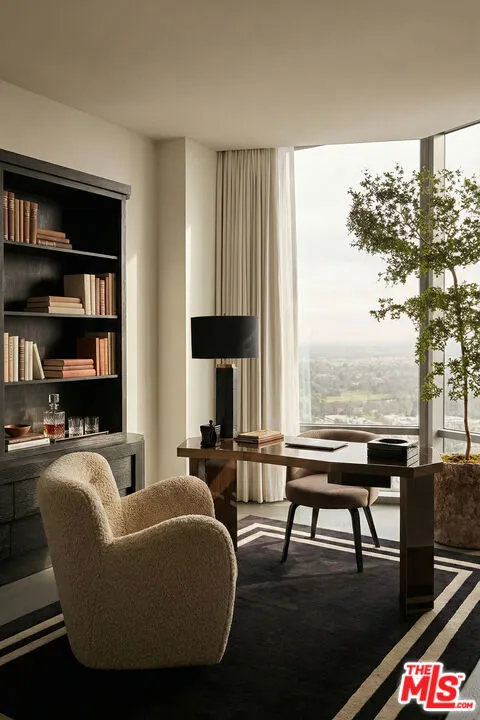 211 W Elm Court #34B Los Angeles, CA 90067