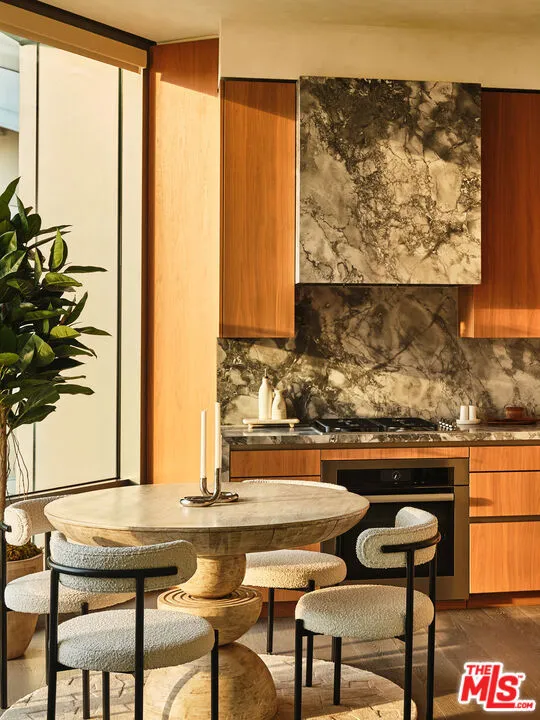 211 W Elm Court #14C Los Angeles, CA 90067
