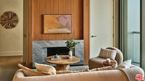 211 W Elm Court #14C