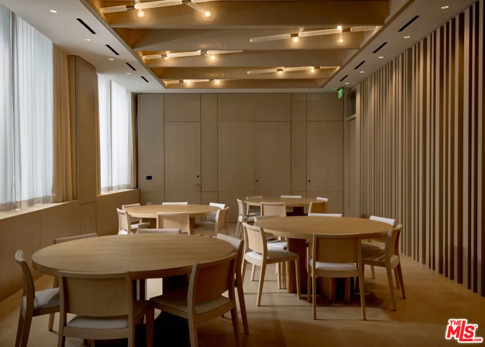 211 W Elm Court #14C Los Angeles, CA 90067