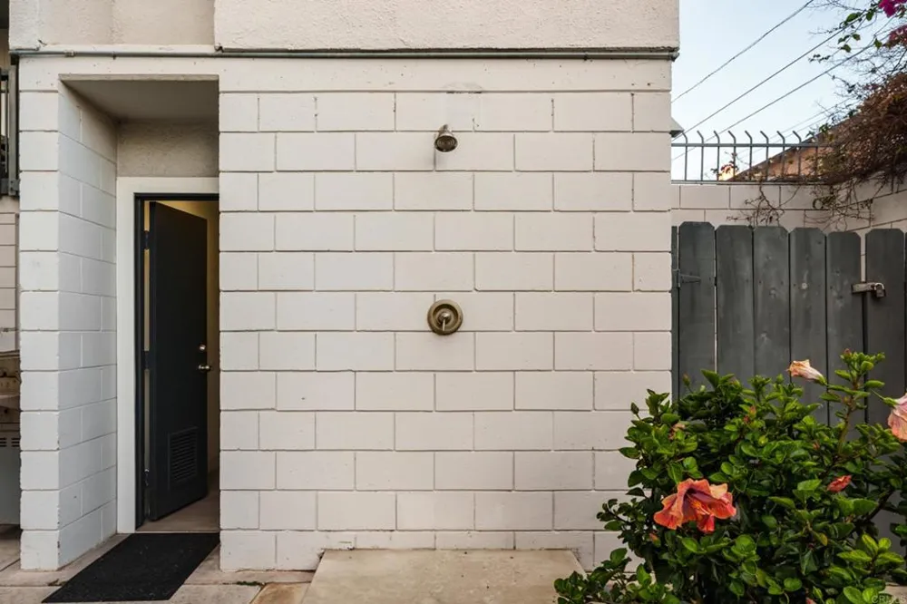 727 Sapphire Street #208 San Diego, CA 92109