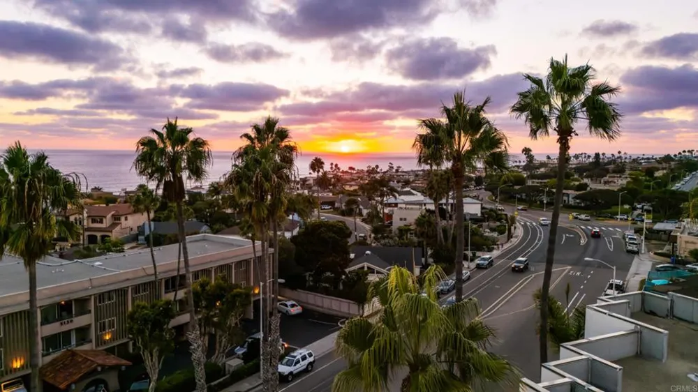727 Sapphire Street #208 San Diego, CA 92109
