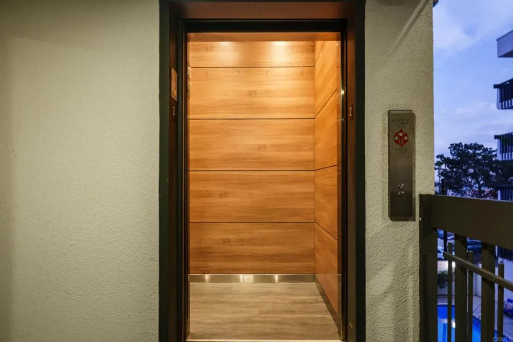 727 Sapphire Street #208 San Diego, CA 92109