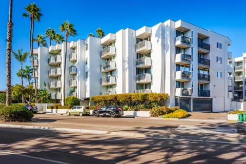 727 Sapphire Street #208