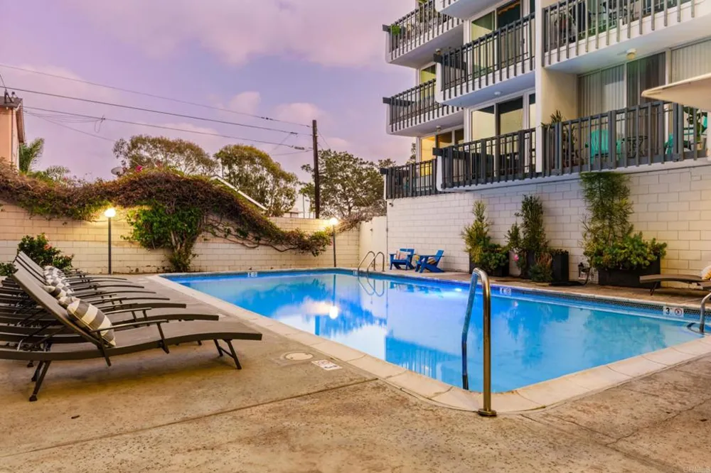 727 Sapphire Street #208 San Diego, CA 92109