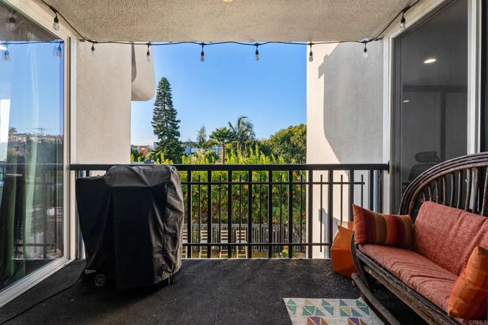 727 Sapphire Street #208 San Diego, CA 92109