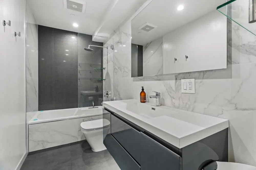 727 Sapphire Street #208 San Diego, CA 92109