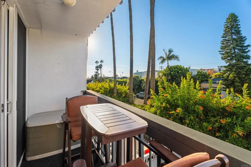 727 Sapphire Street #208 San Diego, CA 92109