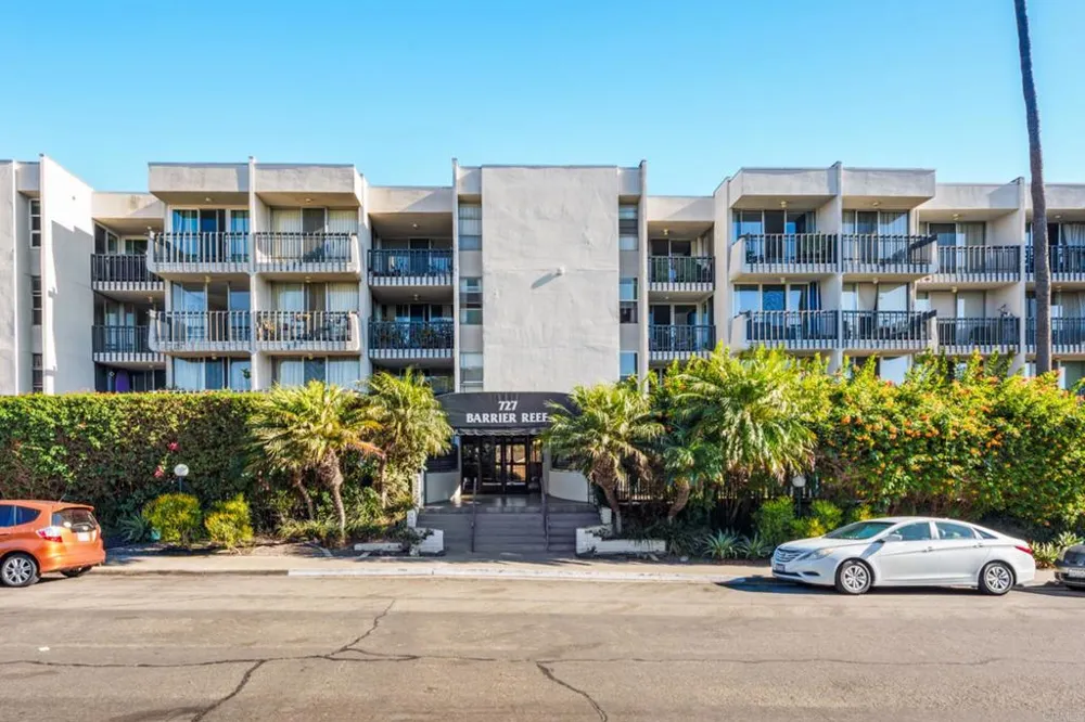 727 Sapphire Street #208 San Diego, CA 92109