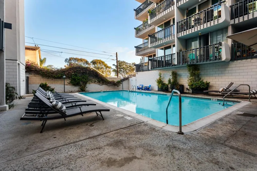 727 Sapphire Street #208 San Diego, CA 92109