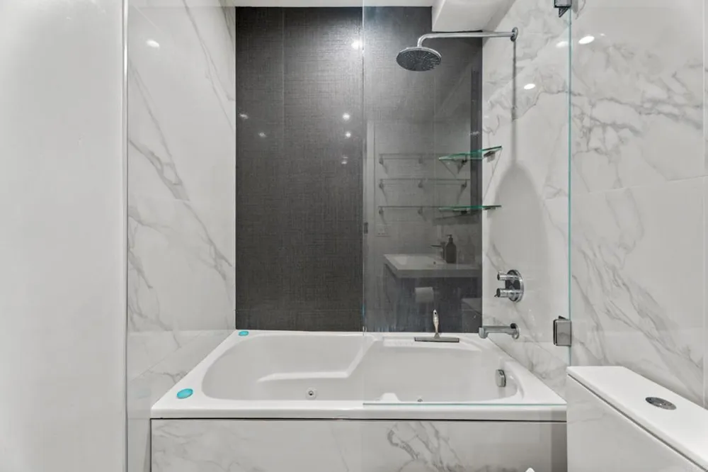 727 Sapphire Street #208 San Diego, CA 92109