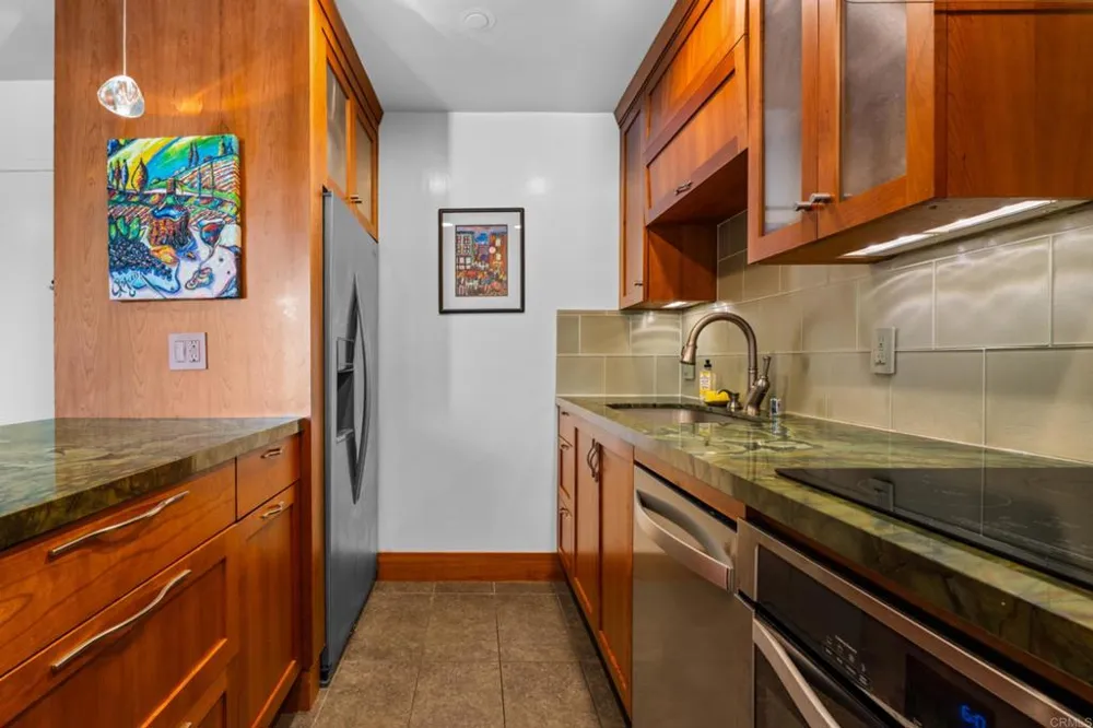 727 Sapphire Street #208 San Diego, CA 92109