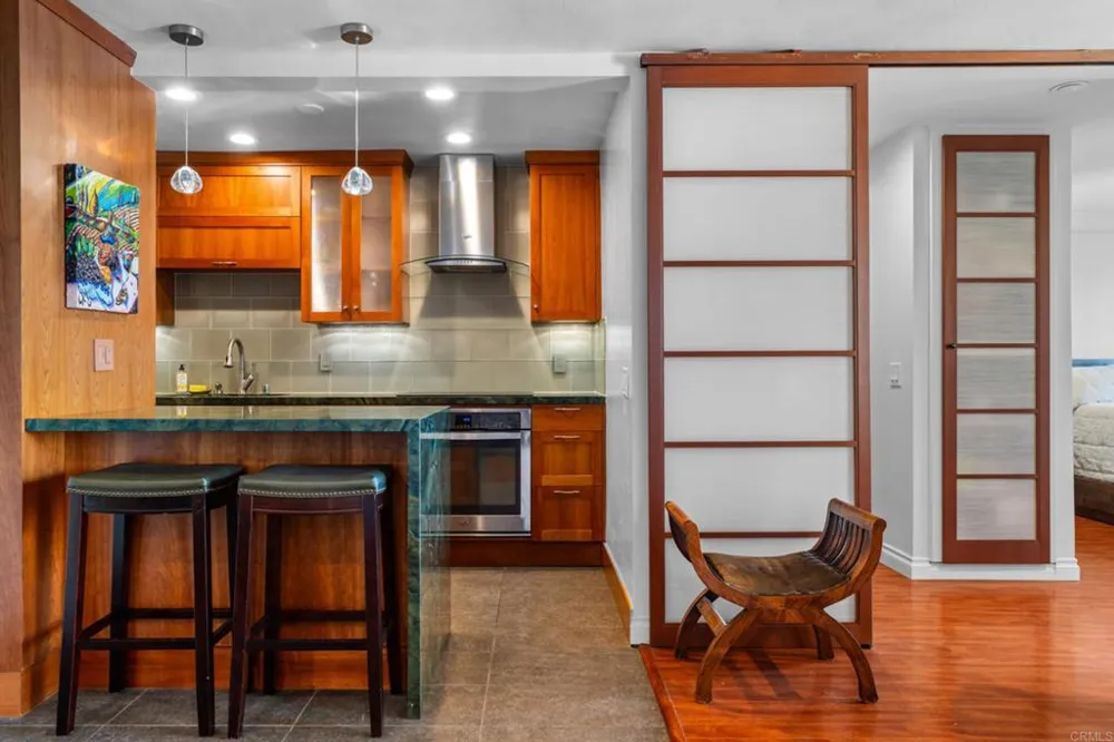 727 Sapphire Street #208 San Diego, CA 92109