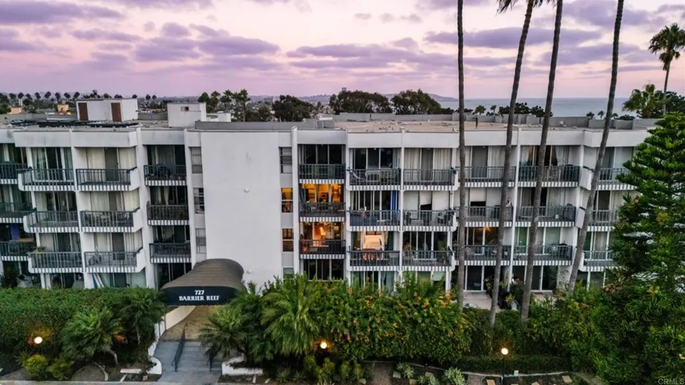 727 Sapphire Street #208 San Diego, CA 92109