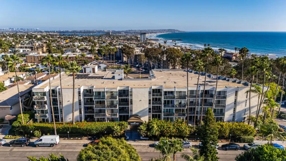 727 Sapphire Street #208 San Diego, CA 92109