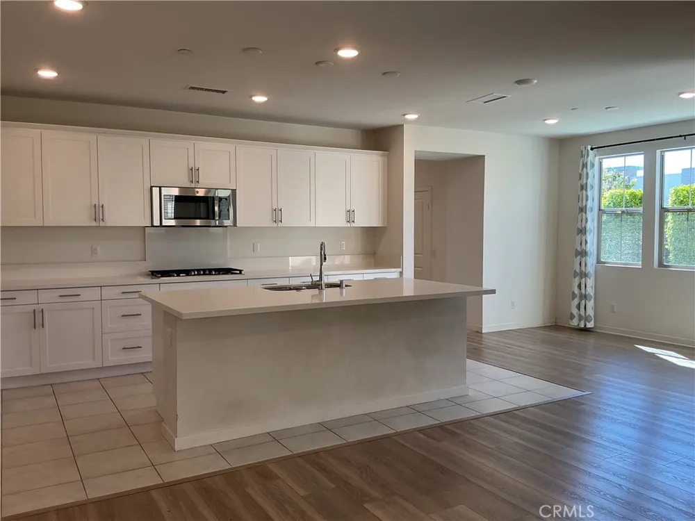 2652 E Scarlett Lane Ontario, CA 91762