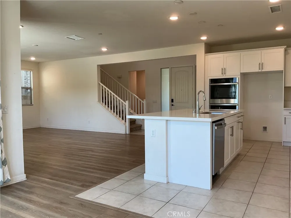 2652 E Scarlett Lane Ontario, CA 91762