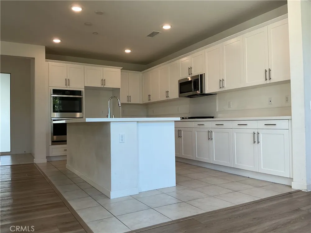 2652 E Scarlett Lane Ontario, CA 91762