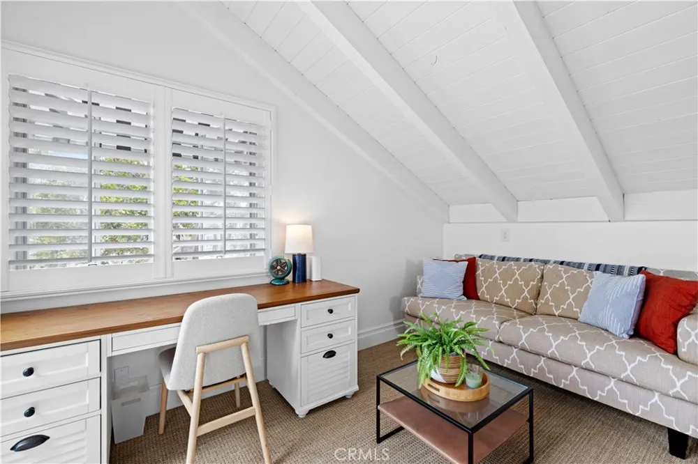 110 Pearl Avenue Newport Beach, CA 92662