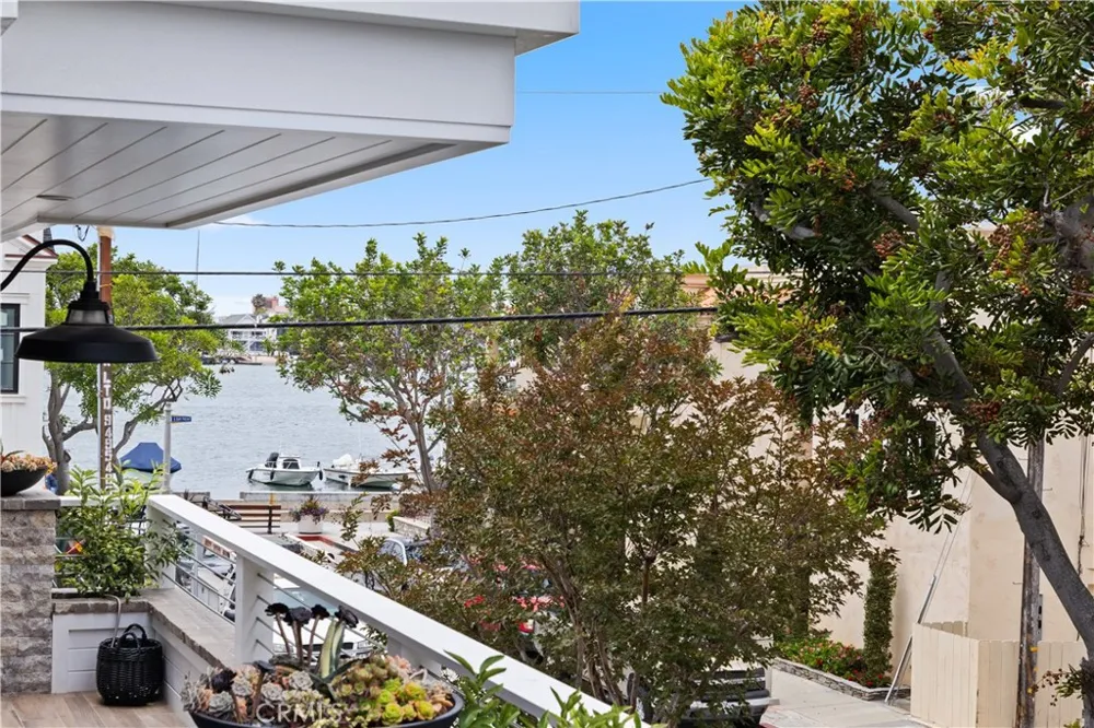 110 Pearl Avenue Newport Beach, CA 92662