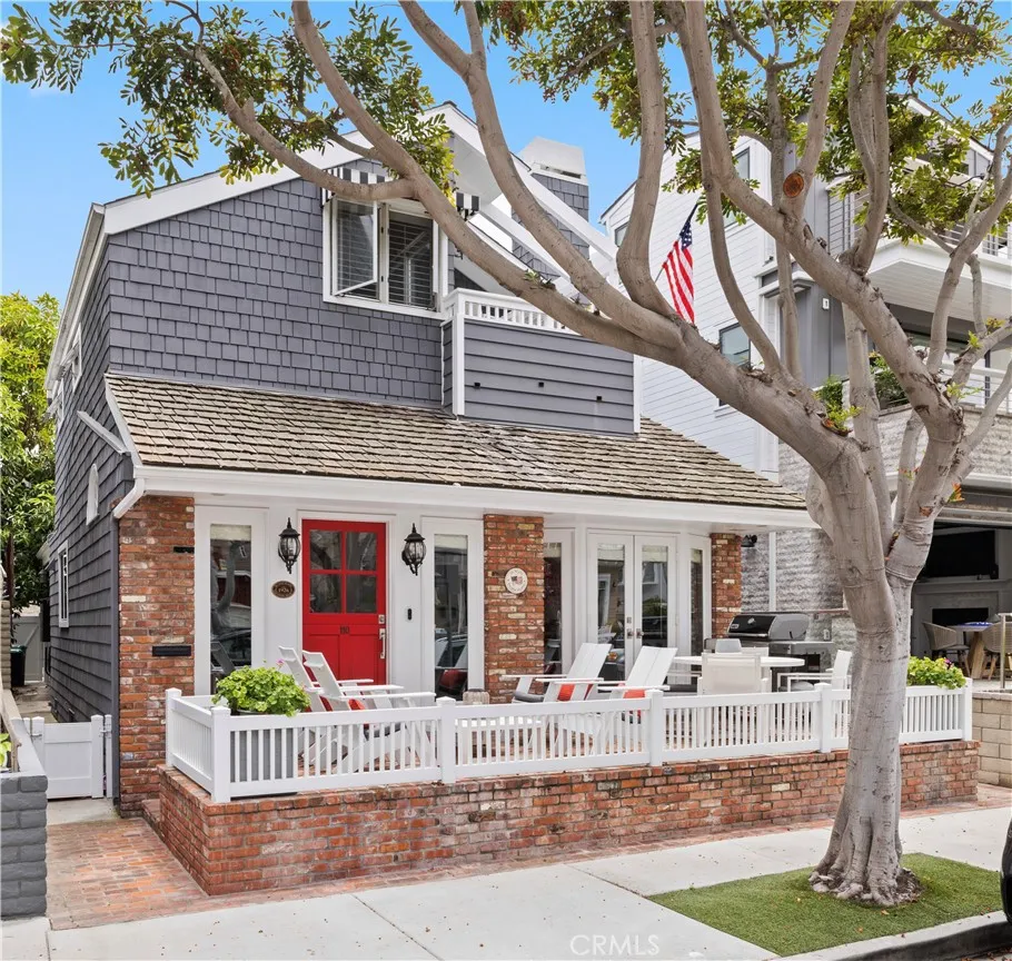 110 Pearl Avenue Newport Beach, CA 92662